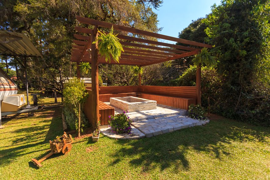 shade sails vs pergolas five differences